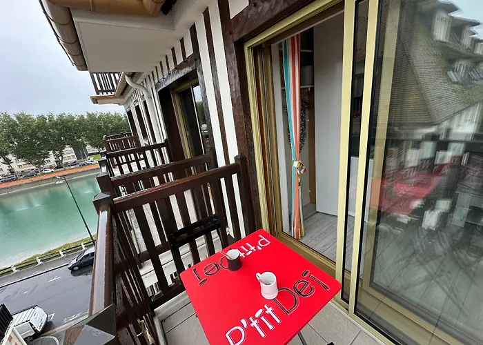 Le Trouvillais Proche Du Centre Et De La Gare 滨海图维列